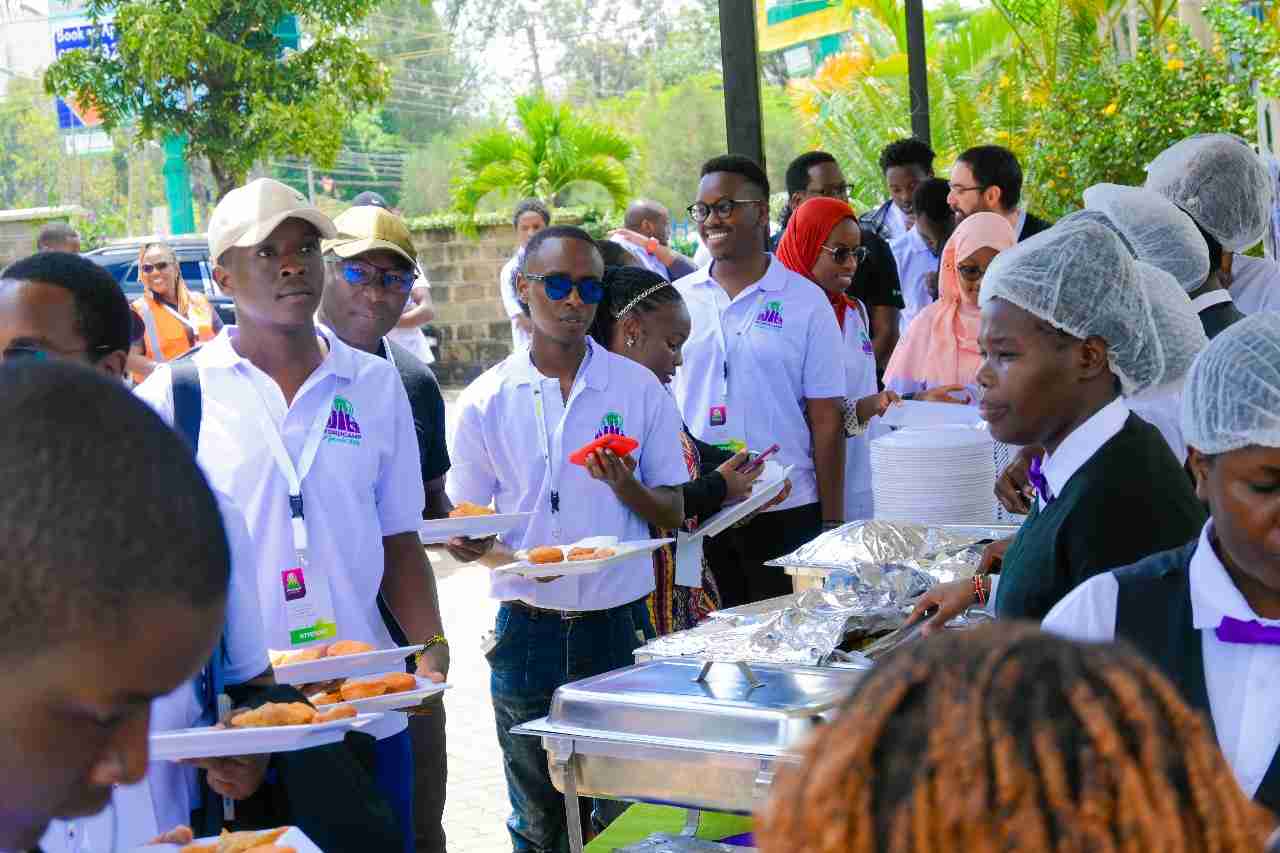 Wordcamp_Nairobi_2025_Buffet_Queue_03