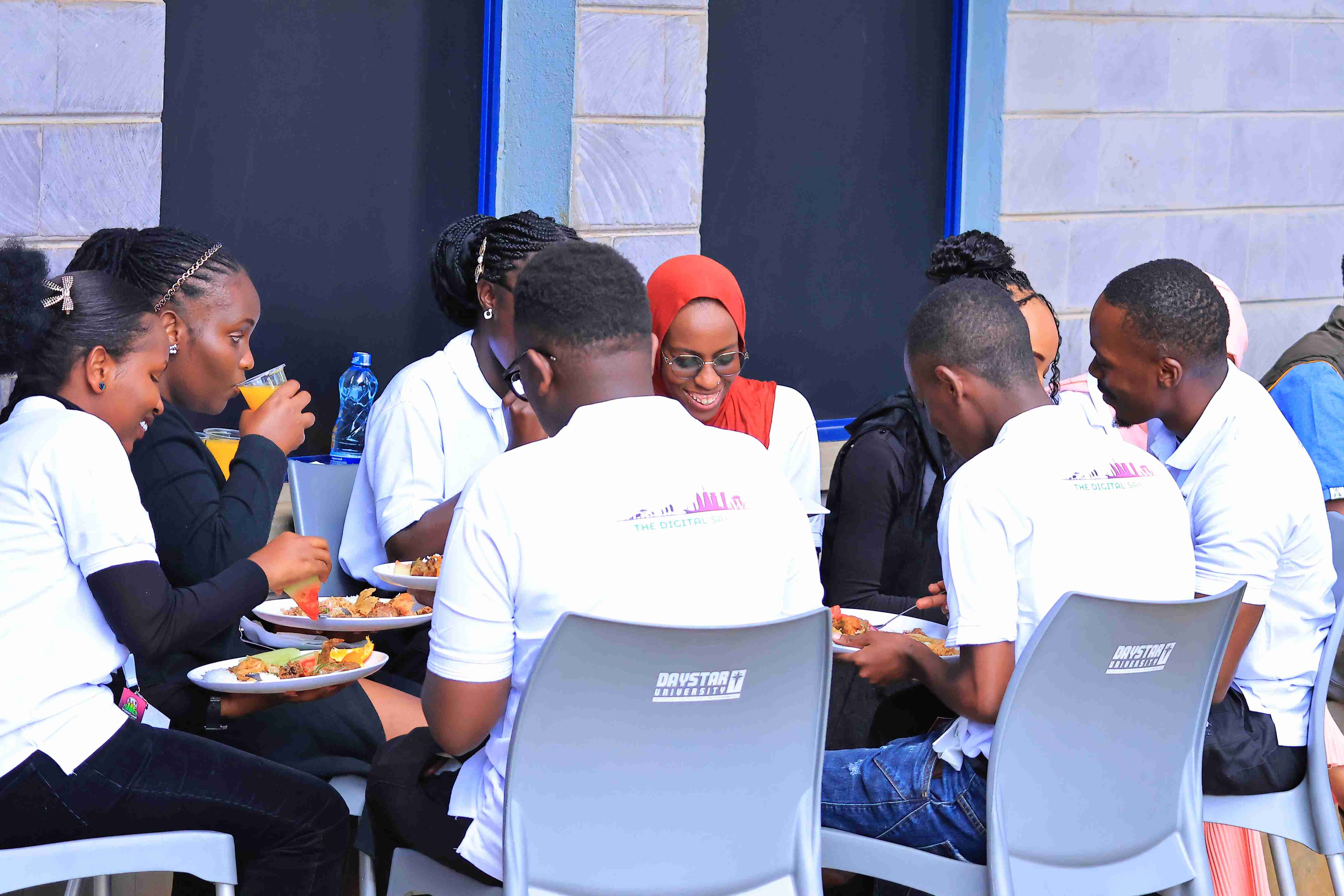 Wordcamp_Nairobi_2025_at_Daystar_University_Group_Eating_Break_02.
